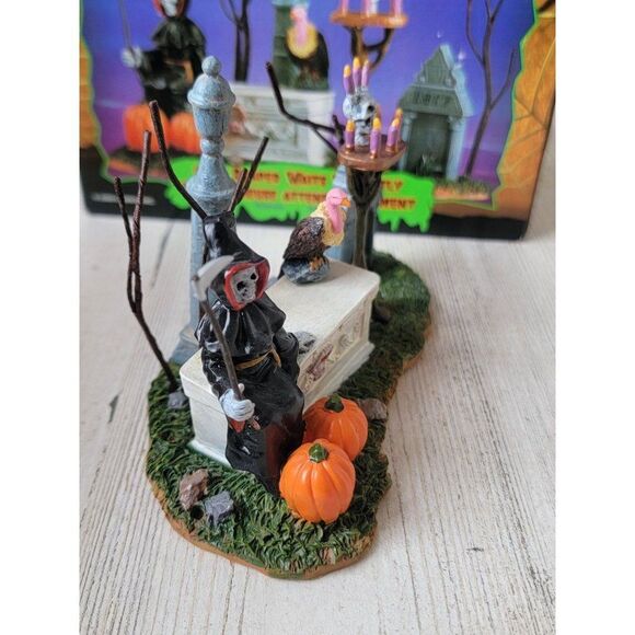 Lemax Grim Reaper Waits patiently spooky town Village accessory 2005 - Picture 7 of 8
